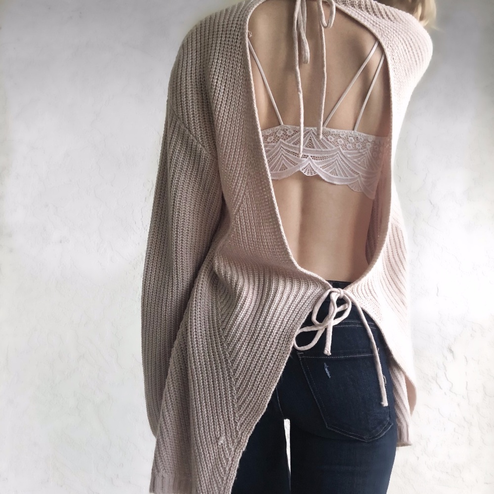 TOBI Open Back Cream Sweater Size Large